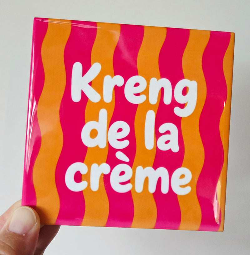 wit keramiek tegeltje met de tekst zusdinnetje en een goud hartje