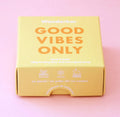 zeep in geel doosje met de tekst good vibes only