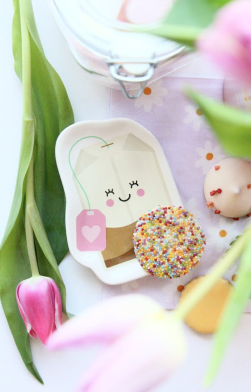 theetip in de vorm van een theezakje met een vrolijk gezichtje erop 