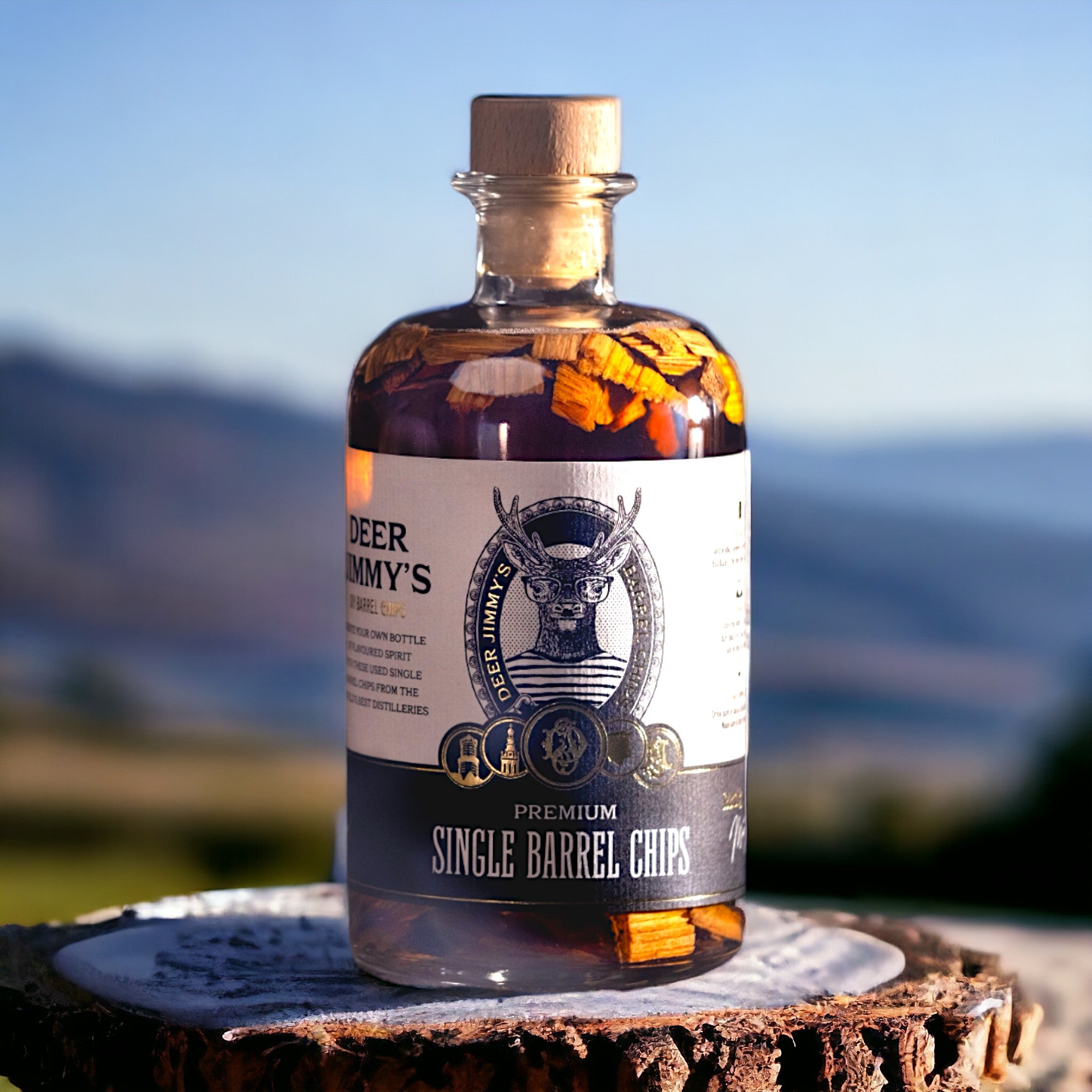 een fles whisky wat gemaakt wordt van single barrel chips en gevuld is. 