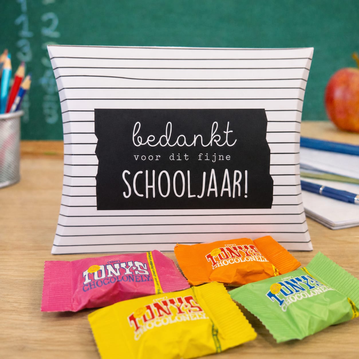 vier tiny tony chocolony in een gondeldoosje met de tekst bedankt voor dit schooljaar