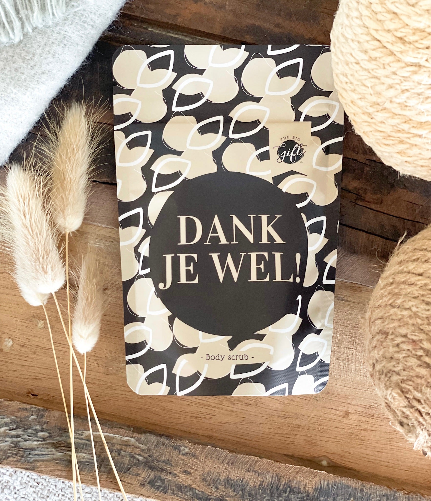 bodyscrub in een zakje met de tekst dank je wel