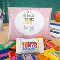 Dit feestelijke gondeldoosje is gevuld met 4 tiny chocolades van Tony’s Chocolonely en voorzien van de liefdevolle boodschap: “De beste juf ben jij!” .