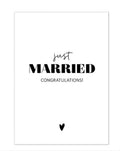 witte wenskaart just married congratulations, geschreven in zwarte letters