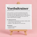 Witte keramieken tegel met de tekst Voetbaltrainer