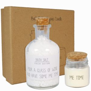 Giftbox pour a glass of wine, me-time gevuld met een kaarsje en badzout